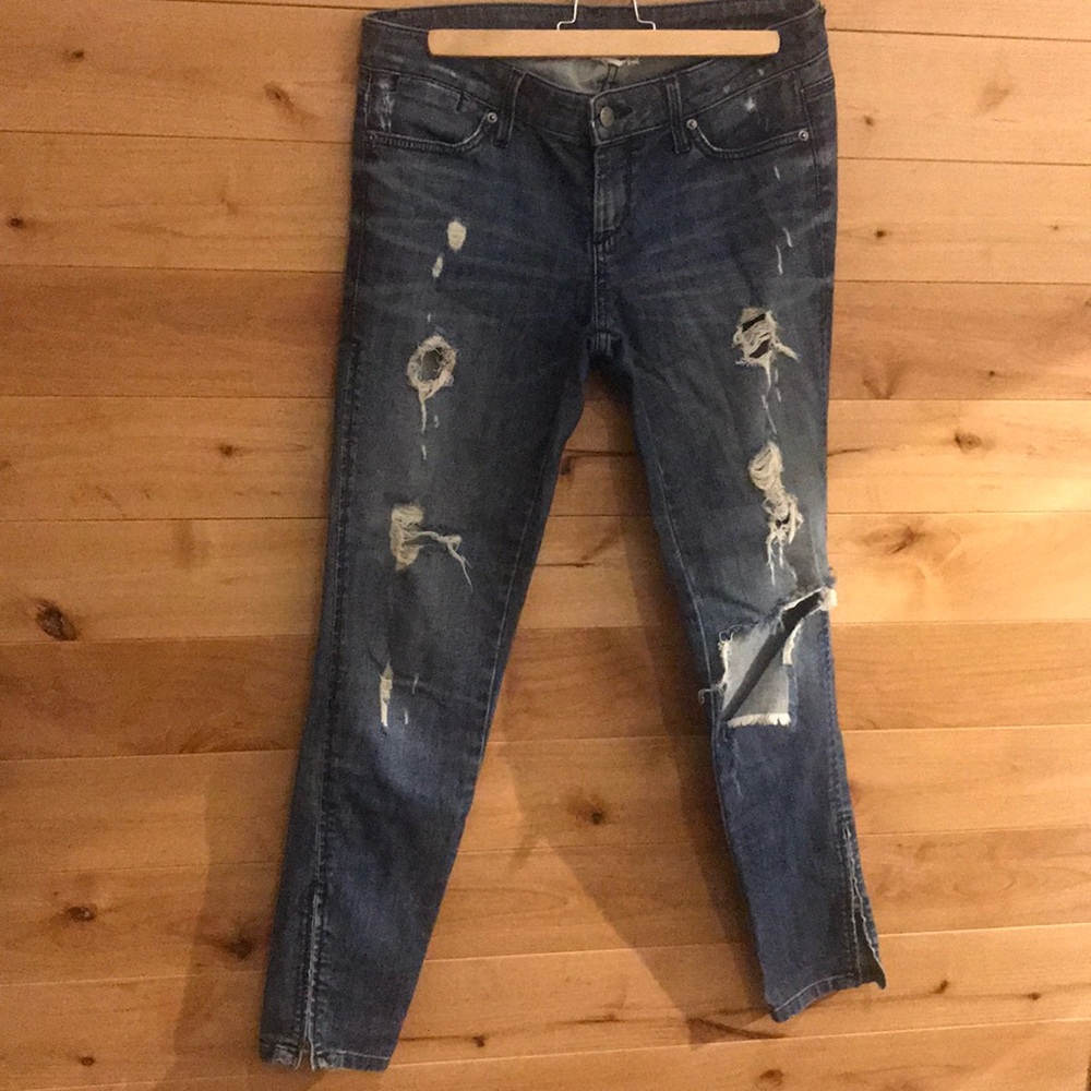 27 x 29 ripped jeans.